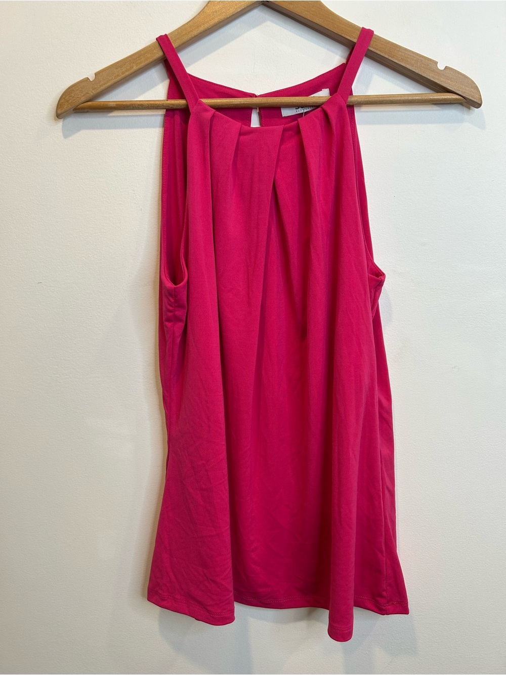 Suzy Shier fuchsia pink sleeveless pleated neck tank top